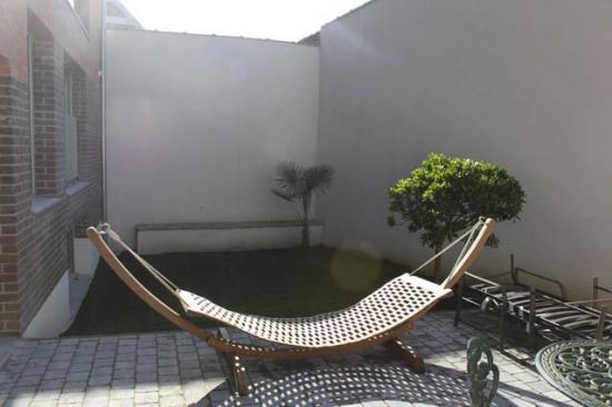 Après - petit jardin urbain  pelouse synthétique  100m²  à Lille 