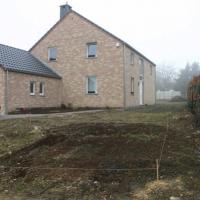 Avant - Aménagement du parking et des abords de la maison 