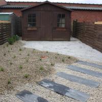 Après petit jardin de ville   terrasse plus plantation  à Mouscron